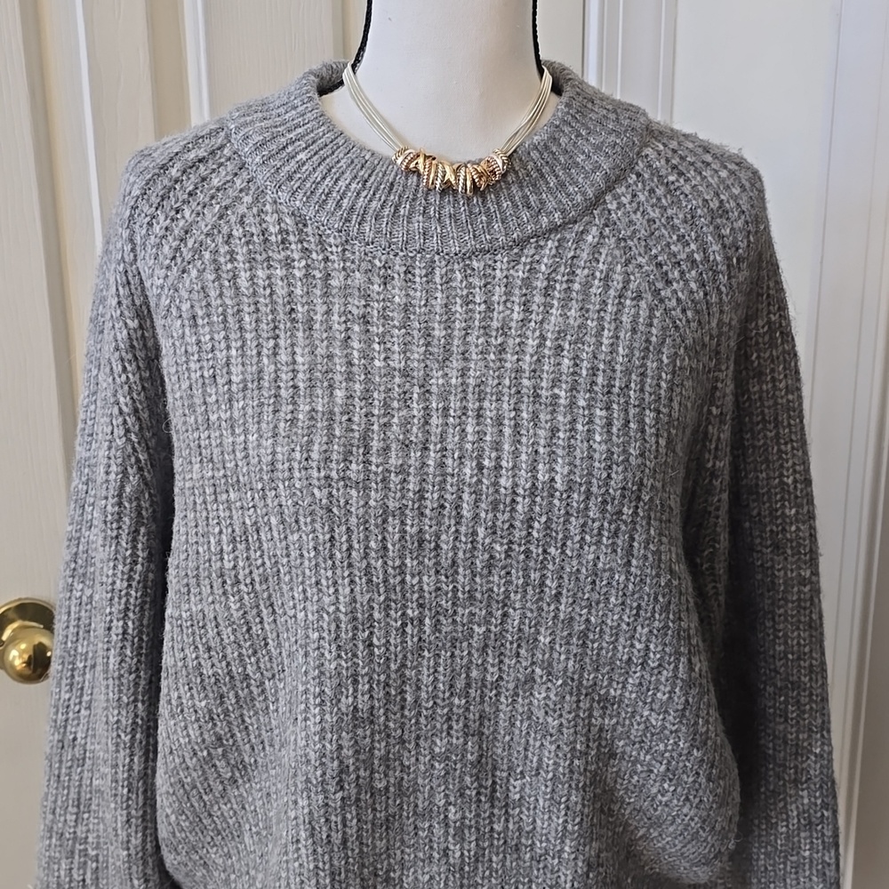 SONOMA BRAND WOMEN'S PETITE SIZE WARM GRAY PULLOVER SWEATER SIZE MP